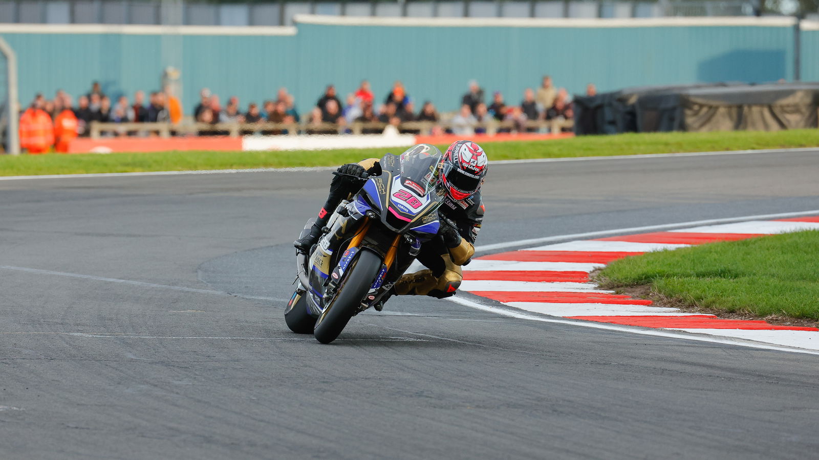 British Superbikes Donington Park: Ray win stops Sykes treble